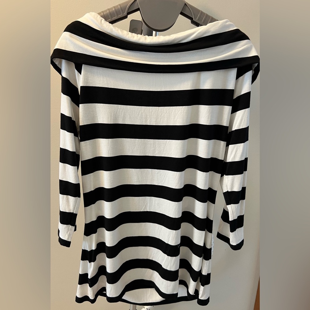 White House Black Market Off Shoulder Striped Top - Picture 2 of 3
